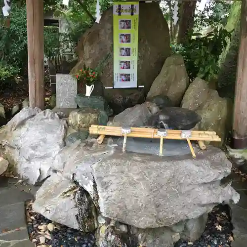 諏訪神社の手水舎