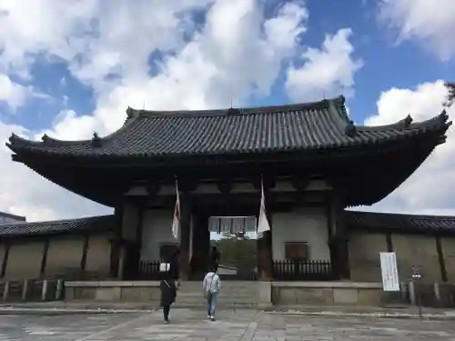 法隆寺の山門