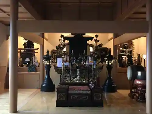 真言寺の本殿・本堂