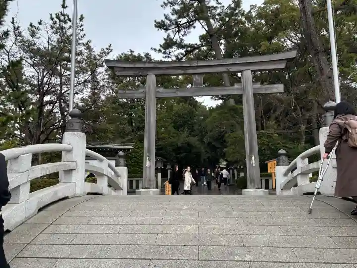 寒川神社の{uncategorized: "未分類", other: "その他", undefined: "問題あり", building: "その他建物", grave: "お墓", sacred_gate: "鳥居", guardian: "狛犬", statue: "像", buddha: "仏像", history: "歴史", nature: "自然", garden: "庭園", animal: "動物", pagoda: "塔", temizu: "手水舎", mountain_gate: "山門・神門", sanctuary: "本殿・本堂", subordinate: "末社・摂社", art: "芸術", scenery: "景色", jizo: "地蔵", ema: "絵馬", goshuin: "御朱印", omikuji: "おみくじ", items: "授与品その他", amulet: "お守り", goshuincho: "御朱印帳", eats: "食事", festival: "お祭り", votive_dance: "神楽", shichigosan: "七五三参", wedding: "結婚式", experience: "体験その他", initially: "初詣", around: "周辺", anti_infection: "感染症対策"}