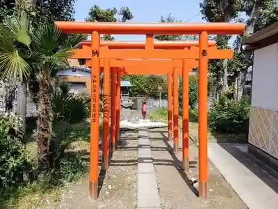 県明神社の鳥居