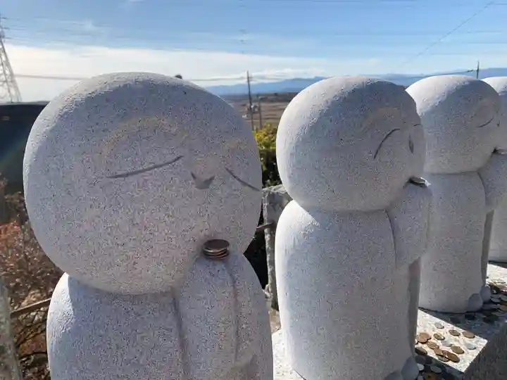 埼玉厄除け開運大師・龍泉寺(切り絵御朱印発祥の寺)の地蔵