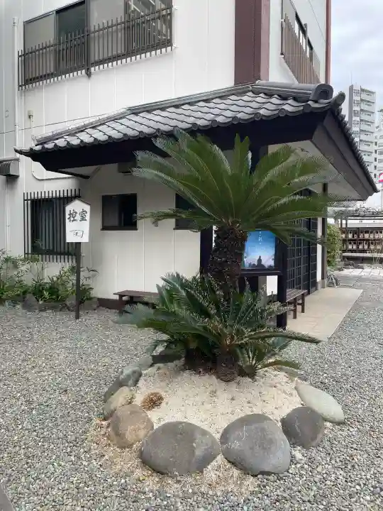 龍泉寺の{uncategorized: "未分類", other: "その他", undefined: "問題あり", building: "その他建物", grave: "お墓", sacred_gate: "鳥居", guardian: "狛犬", statue: "像", buddha: "仏像", history: "歴史", nature: "自然", garden: "庭園", animal: "動物", pagoda: "塔", temizu: "手水舎", mountain_gate: "山門・神門", sanctuary: "本殿・本堂", subordinate: "末社・摂社", art: "芸術", scenery: "景色", jizo: "地蔵", ema: "絵馬", goshuin: "御朱印", omikuji: "おみくじ", items: "授与品その他", amulet: "お守り", goshuincho: "御朱印帳", eats: "食事", festival: "お祭り", votive_dance: "神楽", shichigosan: "七五三参", wedding: "結婚式", experience: "体験その他", initially: "初詣", around: "周辺", anti_infection: "感染症対策"}