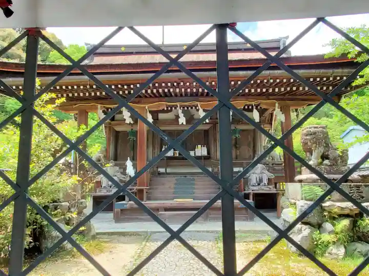 三尾神社の本殿・本堂