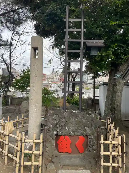 須賀神社の{uncategorized: "未分類", other: "その他", undefined: "問題あり", building: "その他建物", grave: "お墓", sacred_gate: "鳥居", guardian: "狛犬", statue: "像", buddha: "仏像", history: "歴史", nature: "自然", garden: "庭園", animal: "動物", pagoda: "塔", temizu: "手水舎", mountain_gate: "山門・神門", sanctuary: "本殿・本堂", subordinate: "末社・摂社", art: "芸術", scenery: "景色", jizo: "地蔵", ema: "絵馬", goshuin: "御朱印", omikuji: "おみくじ", items: "授与品その他", amulet: "お守り", goshuincho: "御朱印帳", eats: "食事", festival: "お祭り", votive_dance: "神楽", shichigosan: "七五三参", wedding: "結婚式", experience: "体験その他", initially: "初詣", around: "周辺", anti_infection: "感染症対策"}