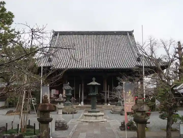 穴太寺の本殿・本堂