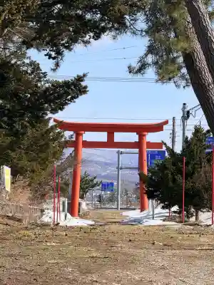 市渡稲荷神社・川濯神社の{uncategorized: "未分類", other: "その他", undefined: "問題あり", building: "その他建物", grave: "お墓", sacred_gate: "鳥居", guardian: "狛犬", statue: "像", buddha: "仏像", history: "歴史", nature: "自然", garden: "庭園", animal: "動物", pagoda: "塔", temizu: "手水舎", mountain_gate: "山門・神門", sanctuary: "本殿・本堂", subordinate: "末社・摂社", art: "芸術", scenery: "景色", jizo: "地蔵", ema: "絵馬", goshuin: "御朱印", omikuji: "おみくじ", items: "授与品その他", amulet: "お守り", goshuincho: "御朱印帳", eats: "食事", festival: "お祭り", votive_dance: "神楽", shichigosan: "七五三参", wedding: "結婚式", experience: "体験その他", initially: "初詣", around: "周辺", anti_infection: "感染症対策"}