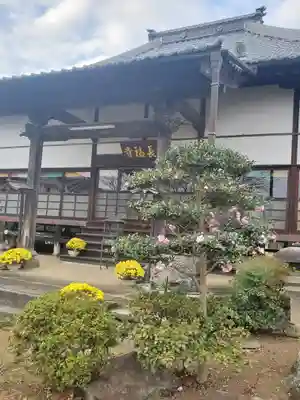 長福寺の本殿・本堂