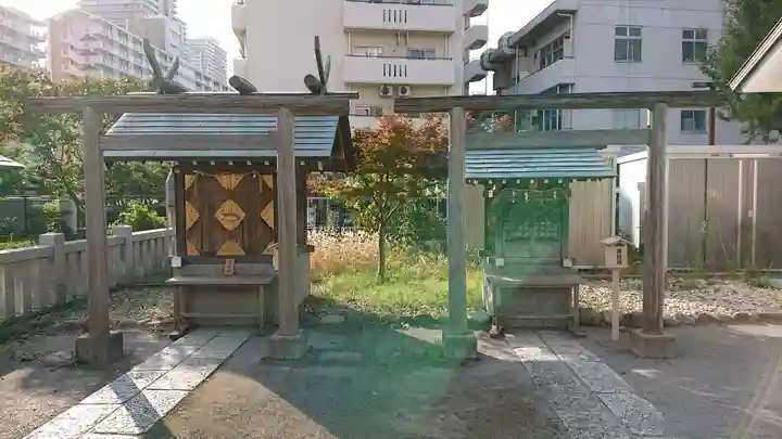 胡録神社の末社・摂社