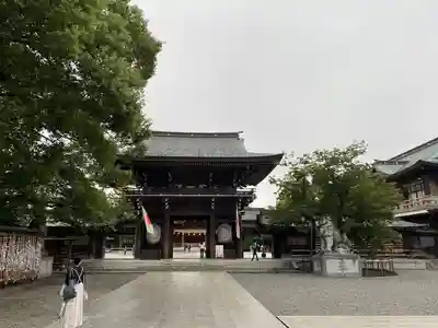 寒川神社の山門・神門