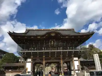 成田山新勝寺の山門・神門