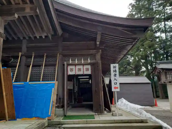 雄山神社前立社壇の本殿・本堂