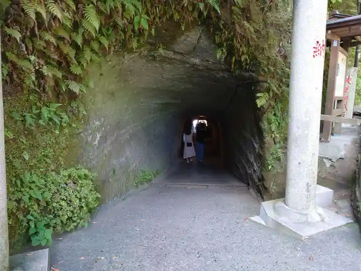 銭洗弁財天宇賀福神社(神奈川県)
