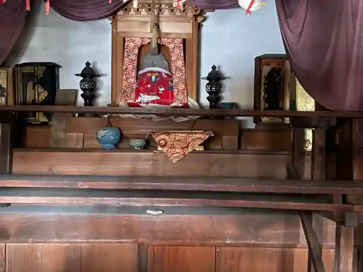 大橋町地蔵尊の{uncategorized: "未分類", other: "その他", undefined: "問題あり", building: "その他建物", grave: "お墓", sacred_gate: "鳥居", guardian: "狛犬", statue: "像", buddha: "仏像", history: "歴史", nature: "自然", garden: "庭園", animal: "動物", pagoda: "塔", temizu: "手水舎", mountain_gate: "山門・神門", sanctuary: "本殿・本堂", subordinate: "末社・摂社", art: "芸術", scenery: "景色", jizo: "地蔵", ema: "絵馬", goshuin: "御朱印", omikuji: "おみくじ", items: "授与品その他", amulet: "お守り", goshuincho: "御朱印帳", eats: "食事", festival: "お祭り", votive_dance: "神楽", shichigosan: "七五三参", wedding: "結婚式", experience: "体験その他", initially: "初詣", around: "周辺", anti_infection: "感染症対策"}