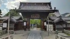 善光寺大勧進の山門