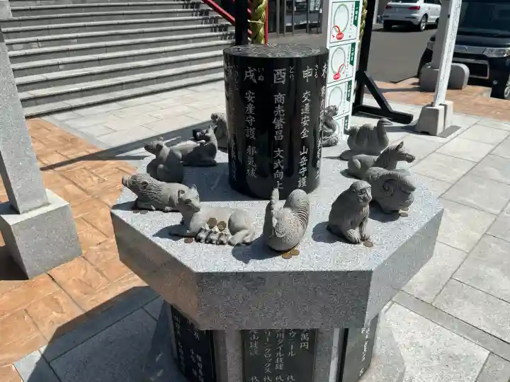 新川皇大神社の{uncategorized: "未分類", other: "その他", undefined: "問題あり", building: "その他建物", grave: "お墓", sacred_gate: "鳥居", guardian: "狛犬", statue: "像", buddha: "仏像", history: "歴史", nature: "自然", garden: "庭園", animal: "動物", pagoda: "塔", temizu: "手水舎", mountain_gate: "山門・神門", sanctuary: "本殿・本堂", subordinate: "末社・摂社", art: "芸術", scenery: "景色", jizo: "地蔵", ema: "絵馬", goshuin: "御朱印", omikuji: "おみくじ", items: "授与品その他", amulet: "お守り", goshuincho: "御朱印帳", eats: "食事", festival: "お祭り", votive_dance: "神楽", shichigosan: "七五三参", wedding: "結婚式", experience: "体験その他", initially: "初詣", around: "周辺", anti_infection: "感染症対策"}