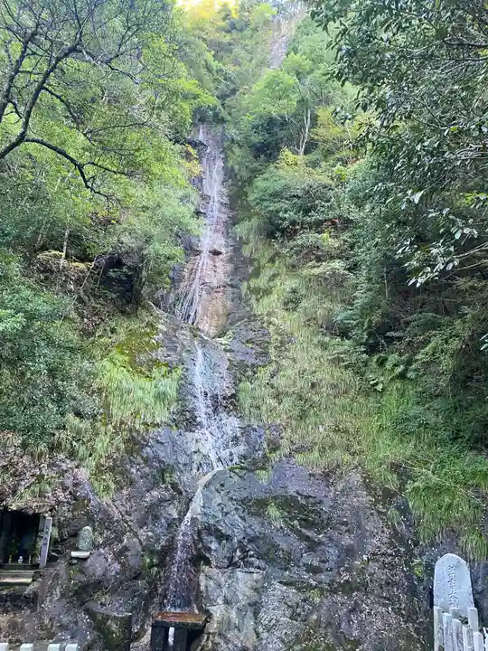 満願滝弁財天(大阪府)