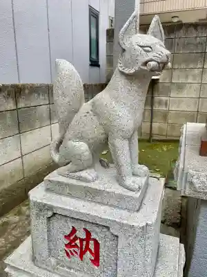 稲荷神社の{uncategorized: "未分類", other: "その他", undefined: "問題あり", building: "その他建物", grave: "お墓", sacred_gate: "鳥居", guardian: "狛犬", statue: "像", buddha: "仏像", history: "歴史", nature: "自然", garden: "庭園", animal: "動物", pagoda: "塔", temizu: "手水舎", mountain_gate: "山門・神門", sanctuary: "本殿・本堂", subordinate: "末社・摂社", art: "芸術", scenery: "景色", jizo: "地蔵", ema: "絵馬", goshuin: "御朱印", omikuji: "おみくじ", items: "授与品その他", amulet: "お守り", goshuincho: "御朱印帳", eats: "食事", festival: "お祭り", votive_dance: "神楽", shichigosan: "七五三参", wedding: "結婚式", experience: "体験その他", initially: "初詣", around: "周辺", anti_infection: "感染症対策"}
