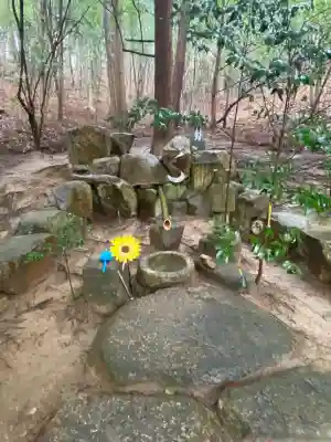 安仁神社の{uncategorized: "未分類", other: "その他", undefined: "問題あり", building: "その他建物", grave: "お墓", sacred_gate: "鳥居", guardian: "狛犬", statue: "像", buddha: "仏像", history: "歴史", nature: "自然", garden: "庭園", animal: "動物", pagoda: "塔", temizu: "手水舎", mountain_gate: "山門・神門", sanctuary: "本殿・本堂", subordinate: "末社・摂社", art: "芸術", scenery: "景色", jizo: "地蔵", ema: "絵馬", goshuin: "御朱印", omikuji: "おみくじ", items: "授与品その他", amulet: "お守り", goshuincho: "御朱印帳", eats: "食事", festival: "お祭り", votive_dance: "神楽", shichigosan: "七五三参", wedding: "結婚式", experience: "体験その他", initially: "初詣", around: "周辺", anti_infection: "感染症対策"}