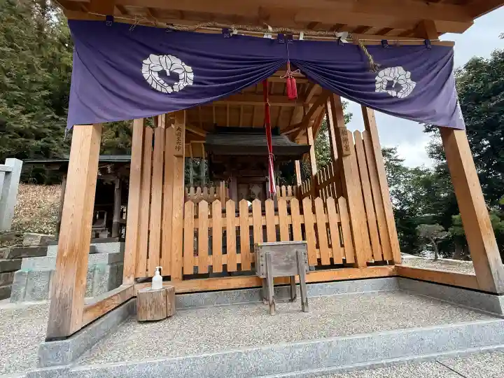 添御縣坐神社の{uncategorized: "未分類", other: "その他", undefined: "問題あり", building: "その他建物", grave: "お墓", sacred_gate: "鳥居", guardian: "狛犬", statue: "像", buddha: "仏像", history: "歴史", nature: "自然", garden: "庭園", animal: "動物", pagoda: "塔", temizu: "手水舎", mountain_gate: "山門・神門", sanctuary: "本殿・本堂", subordinate: "末社・摂社", art: "芸術", scenery: "景色", jizo: "地蔵", ema: "絵馬", goshuin: "御朱印", omikuji: "おみくじ", items: "授与品その他", amulet: "お守り", goshuincho: "御朱印帳", eats: "食事", festival: "お祭り", votive_dance: "神楽", shichigosan: "七五三参", wedding: "結婚式", experience: "体験その他", initially: "初詣", around: "周辺", anti_infection: "感染症対策"}