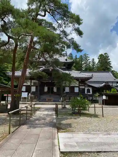 誕生寺の本殿・本堂