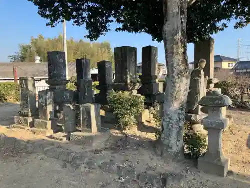 薬師如来堂の{uncategorized: "未分類", other: "その他", undefined: "問題あり", building: "その他建物", grave: "お墓", sacred_gate: "鳥居", guardian: "狛犬", statue: "像", buddha: "仏像", history: "歴史", nature: "自然", garden: "庭園", animal: "動物", pagoda: "塔", temizu: "手水舎", mountain_gate: "山門・神門", sanctuary: "本殿・本堂", subordinate: "末社・摂社", art: "芸術", scenery: "景色", jizo: "地蔵", ema: "絵馬", goshuin: "御朱印", omikuji: "おみくじ", items: "授与品その他", amulet: "お守り", goshuincho: "御朱印帳", eats: "食事", festival: "お祭り", votive_dance: "神楽", shichigosan: "七五三参", wedding: "結婚式", experience: "体験その他", initially: "初詣", around: "周辺", anti_infection: "感染症対策"}