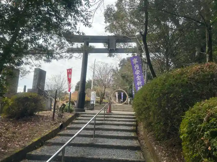 母智丘神社の{uncategorized: "未分類", other: "その他", undefined: "問題あり", building: "その他建物", grave: "お墓", sacred_gate: "鳥居", guardian: "狛犬", statue: "像", buddha: "仏像", history: "歴史", nature: "自然", garden: "庭園", animal: "動物", pagoda: "塔", temizu: "手水舎", mountain_gate: "山門・神門", sanctuary: "本殿・本堂", subordinate: "末社・摂社", art: "芸術", scenery: "景色", jizo: "地蔵", ema: "絵馬", goshuin: "御朱印", omikuji: "おみくじ", items: "授与品その他", amulet: "お守り", goshuincho: "御朱印帳", eats: "食事", festival: "お祭り", votive_dance: "神楽", shichigosan: "七五三参", wedding: "結婚式", experience: "体験その他", initially: "初詣", around: "周辺", anti_infection: "感染症対策"}