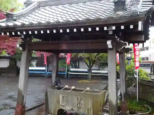 歓成院の手水舎