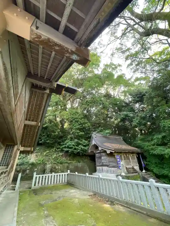 黒髪神社の{uncategorized: "未分類", other: "その他", undefined: "問題あり", building: "その他建物", grave: "お墓", sacred_gate: "鳥居", guardian: "狛犬", statue: "像", buddha: "仏像", history: "歴史", nature: "自然", garden: "庭園", animal: "動物", pagoda: "塔", temizu: "手水舎", mountain_gate: "山門・神門", sanctuary: "本殿・本堂", subordinate: "末社・摂社", art: "芸術", scenery: "景色", jizo: "地蔵", ema: "絵馬", goshuin: "御朱印", omikuji: "おみくじ", items: "授与品その他", amulet: "お守り", goshuincho: "御朱印帳", eats: "食事", festival: "お祭り", votive_dance: "神楽", shichigosan: "七五三参", wedding: "結婚式", experience: "体験その他", initially: "初詣", around: "周辺", anti_infection: "感染症対策"}