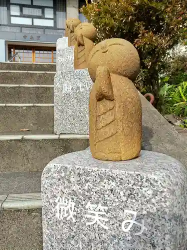 宝泉寺の像