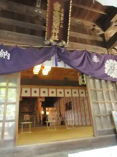 新倉富士浅間神社の本殿