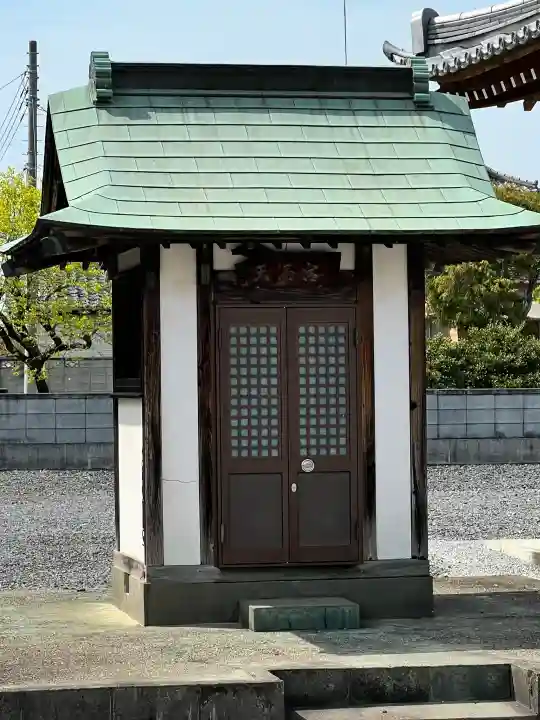 覚性院の{uncategorized: "未分類", other: "その他", undefined: "問題あり", building: "その他建物", grave: "お墓", sacred_gate: "鳥居", guardian: "狛犬", statue: "像", buddha: "仏像", history: "歴史", nature: "自然", garden: "庭園", animal: "動物", pagoda: "塔", temizu: "手水舎", mountain_gate: "山門・神門", sanctuary: "本殿・本堂", subordinate: "末社・摂社", art: "芸術", scenery: "景色", jizo: "地蔵", ema: "絵馬", goshuin: "御朱印", omikuji: "おみくじ", items: "授与品その他", amulet: "お守り", goshuincho: "御朱印帳", eats: "食事", festival: "お祭り", votive_dance: "神楽", shichigosan: "七五三参", wedding: "結婚式", experience: "体験その他", initially: "初詣", around: "周辺", anti_infection: "感染症対策"}
