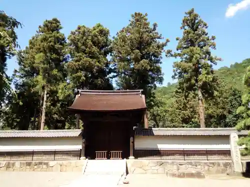 向嶽寺の山門