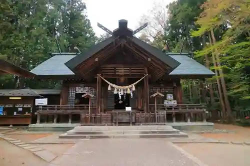 神明社の本殿