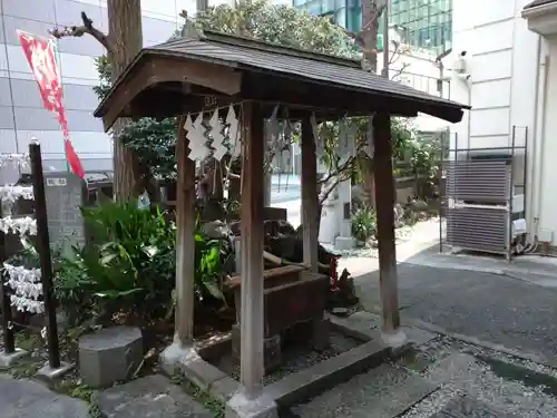 讃岐小白稲荷神社の手水舎