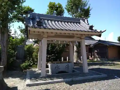 白山神社の手水舎