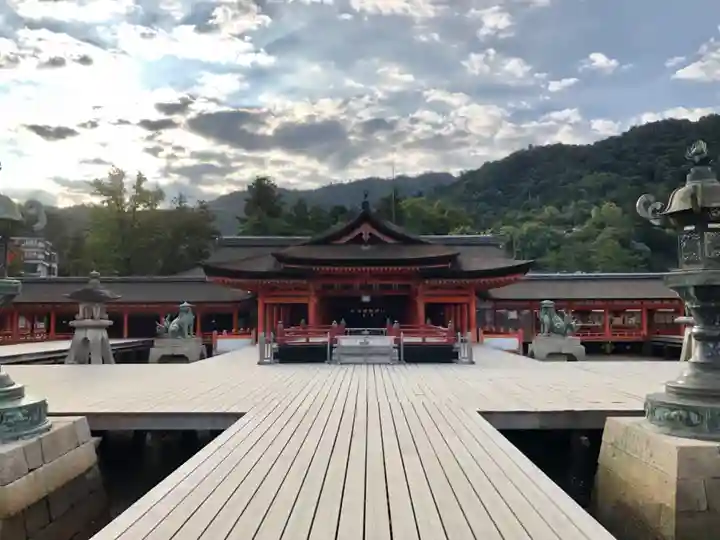 厳島神社の本殿・本堂