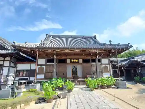 安楽寺の本殿・本堂