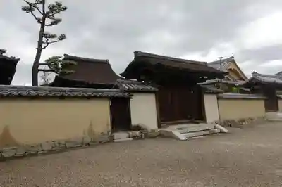 北室院の山門・神門