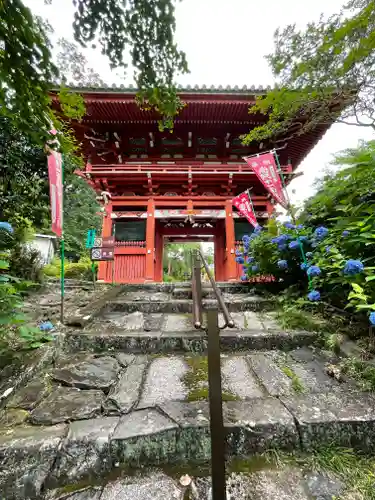 勝利寺の山門・神門