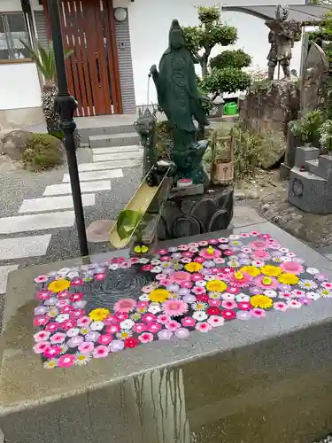 多聞寺の手水舎