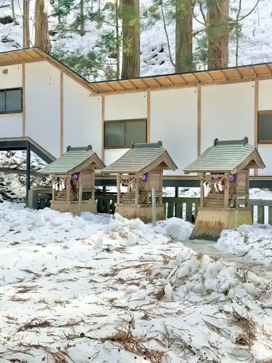 早池峯神社の{uncategorized: "未分類", other: "その他", undefined: "問題あり", building: "その他建物", grave: "お墓", sacred_gate: "鳥居", guardian: "狛犬", statue: "像", buddha: "仏像", history: "歴史", nature: "自然", garden: "庭園", animal: "動物", pagoda: "塔", temizu: "手水舎", mountain_gate: "山門・神門", sanctuary: "本殿・本堂", subordinate: "末社・摂社", art: "芸術", scenery: "景色", jizo: "地蔵", ema: "絵馬", goshuin: "御朱印", omikuji: "おみくじ", items: "授与品その他", amulet: "お守り", goshuincho: "御朱印帳", eats: "食事", festival: "お祭り", votive_dance: "神楽", shichigosan: "七五三参", wedding: "結婚式", experience: "体験その他", initially: "初詣", around: "周辺", anti_infection: "感染症対策"}