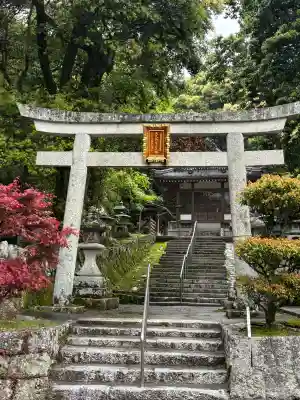 天之御中主尊神社の{uncategorized: "未分類", other: "その他", undefined: "問題あり", building: "その他建物", grave: "お墓", sacred_gate: "鳥居", guardian: "狛犬", statue: "像", buddha: "仏像", history: "歴史", nature: "自然", garden: "庭園", animal: "動物", pagoda: "塔", temizu: "手水舎", mountain_gate: "山門・神門", sanctuary: "本殿・本堂", subordinate: "末社・摂社", art: "芸術", scenery: "景色", jizo: "地蔵", ema: "絵馬", goshuin: "御朱印", omikuji: "おみくじ", items: "授与品その他", amulet: "お守り", goshuincho: "御朱印帳", eats: "食事", festival: "お祭り", votive_dance: "神楽", shichigosan: "七五三参", wedding: "結婚式", experience: "体験その他", initially: "初詣", around: "周辺", anti_infection: "感染症対策"}