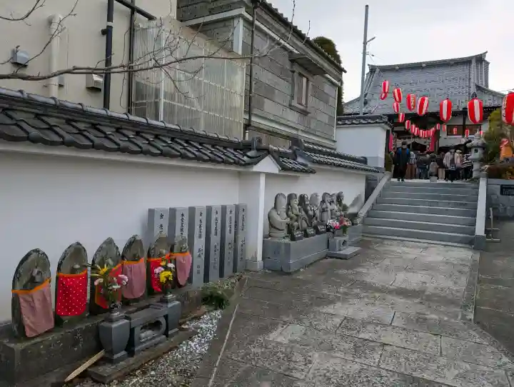 阿弥陀寺の{uncategorized: "未分類", other: "その他", undefined: "問題あり", building: "その他建物", grave: "お墓", sacred_gate: "鳥居", guardian: "狛犬", statue: "像", buddha: "仏像", history: "歴史", nature: "自然", garden: "庭園", animal: "動物", pagoda: "塔", temizu: "手水舎", mountain_gate: "山門・神門", sanctuary: "本殿・本堂", subordinate: "末社・摂社", art: "芸術", scenery: "景色", jizo: "地蔵", ema: "絵馬", goshuin: "御朱印", omikuji: "おみくじ", items: "授与品その他", amulet: "お守り", goshuincho: "御朱印帳", eats: "食事", festival: "お祭り", votive_dance: "神楽", shichigosan: "七五三参", wedding: "結婚式", experience: "体験その他", initially: "初詣", around: "周辺", anti_infection: "感染症対策"}
