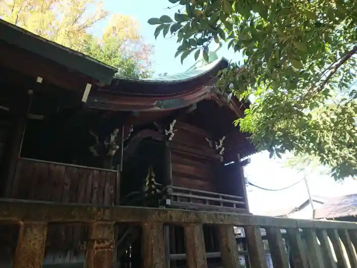 神明社の本殿