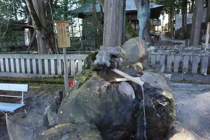 諏訪大社の手水舎