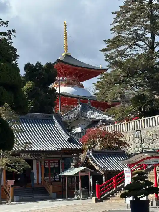 中山寺の{uncategorized: "未分類", other: "その他", undefined: "問題あり", building: "その他建物", grave: "お墓", sacred_gate: "鳥居", guardian: "狛犬", statue: "像", buddha: "仏像", history: "歴史", nature: "自然", garden: "庭園", animal: "動物", pagoda: "塔", temizu: "手水舎", mountain_gate: "山門・神門", sanctuary: "本殿・本堂", subordinate: "末社・摂社", art: "芸術", scenery: "景色", jizo: "地蔵", ema: "絵馬", goshuin: "御朱印", omikuji: "おみくじ", items: "授与品その他", amulet: "お守り", goshuincho: "御朱印帳", eats: "食事", festival: "お祭り", votive_dance: "神楽", shichigosan: "七五三参", wedding: "結婚式", experience: "体験その他", initially: "初詣", around: "周辺", anti_infection: "感染症対策"}