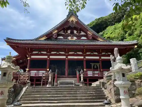 那古寺の本殿・本堂