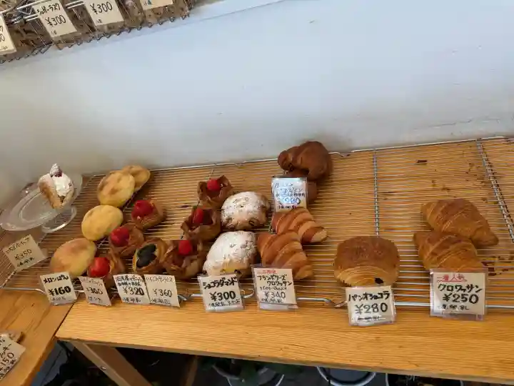 行元寺の{uncategorized: "未分類", other: "その他", undefined: "問題あり", building: "その他建物", grave: "お墓", sacred_gate: "鳥居", guardian: "狛犬", statue: "像", buddha: "仏像", history: "歴史", nature: "自然", garden: "庭園", animal: "動物", pagoda: "塔", temizu: "手水舎", mountain_gate: "山門・神門", sanctuary: "本殿・本堂", subordinate: "末社・摂社", art: "芸術", scenery: "景色", jizo: "地蔵", ema: "絵馬", goshuin: "御朱印", omikuji: "おみくじ", items: "授与品その他", amulet: "お守り", goshuincho: "御朱印帳", eats: "食事", festival: "お祭り", votive_dance: "神楽", shichigosan: "七五三参", wedding: "結婚式", experience: "体験その他", initially: "初詣", around: "周辺", anti_infection: "感染症対策"}