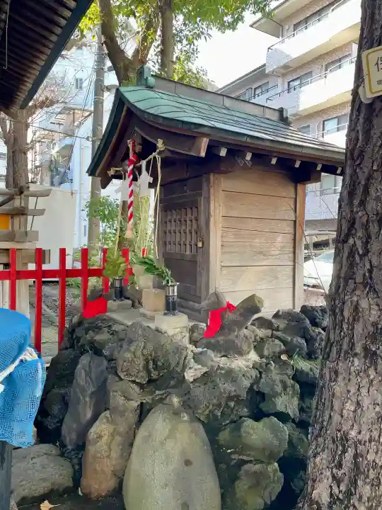 稲荷神社の{uncategorized: "未分類", other: "その他", undefined: "問題あり", building: "その他建物", grave: "お墓", sacred_gate: "鳥居", guardian: "狛犬", statue: "像", buddha: "仏像", history: "歴史", nature: "自然", garden: "庭園", animal: "動物", pagoda: "塔", temizu: "手水舎", mountain_gate: "山門・神門", sanctuary: "本殿・本堂", subordinate: "末社・摂社", art: "芸術", scenery: "景色", jizo: "地蔵", ema: "絵馬", goshuin: "御朱印", omikuji: "おみくじ", items: "授与品その他", amulet: "お守り", goshuincho: "御朱印帳", eats: "食事", festival: "お祭り", votive_dance: "神楽", shichigosan: "七五三参", wedding: "結婚式", experience: "体験その他", initially: "初詣", around: "周辺", anti_infection: "感染症対策"}